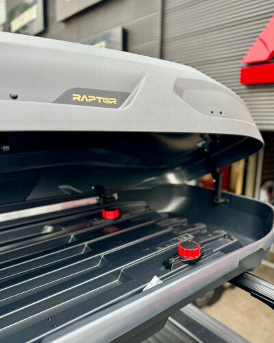Caja Portaequipaje Falcon 550 L Gris Texturizado - Raptor