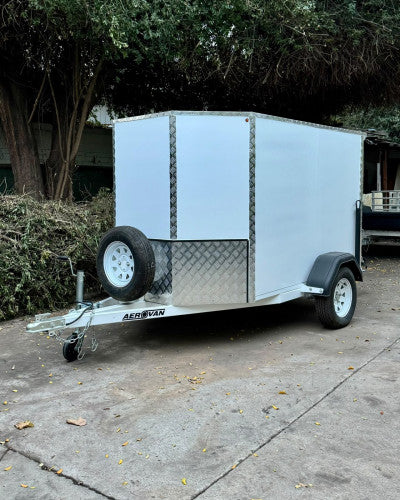 Carro de Arrastre Cerrado (5x8 Pies)