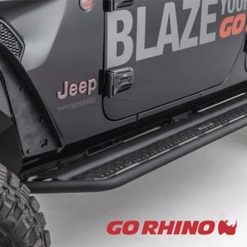 Pisadera Dominator D6 Jeep Wrangler JL 4p 18->